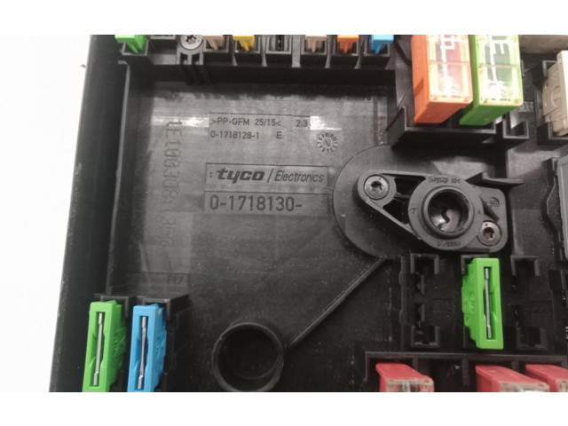 Pojistková skříňka 1K0937125A Seat Toledo III (5P) 2009