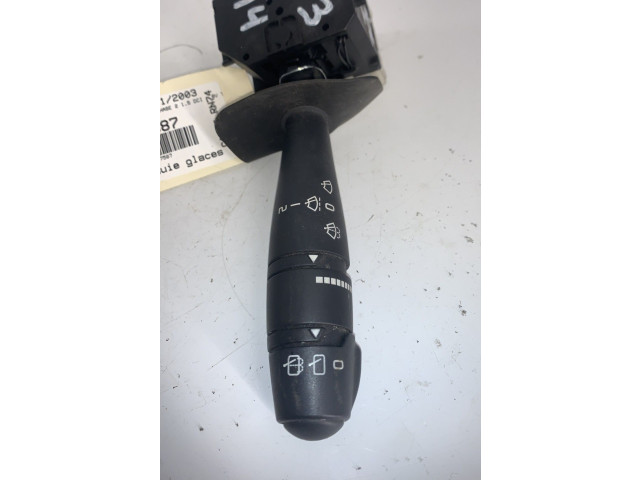 Ручка стеклоочистителей 7701047554 Renault Clio II