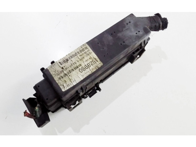 Блок предохранителей 56009950AM Jeep Cherokee III KJ