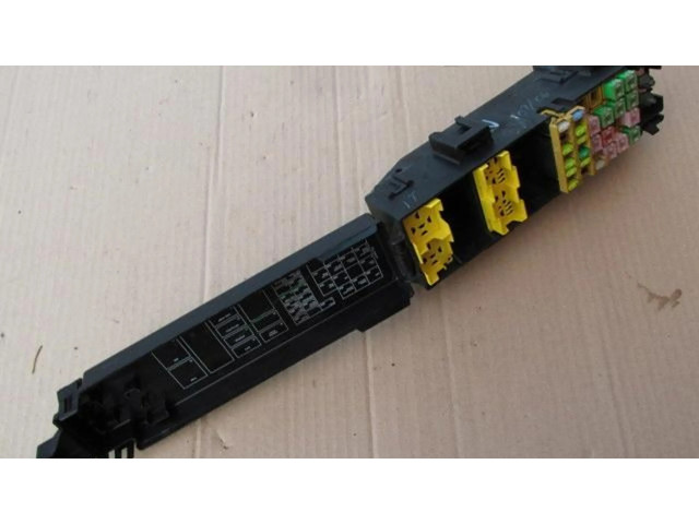 Блок предохранителей Jeep Grand Cherokee