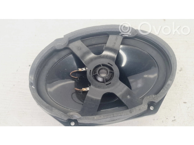 Громкоговоритель (громкоговорители) в передних дверях