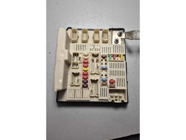 Блок предохранителей 8200481866, 519158083   Dacia Sandero    