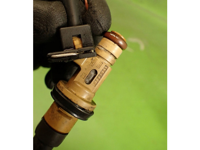 Топливная рампа 9186836   Volvo S80  