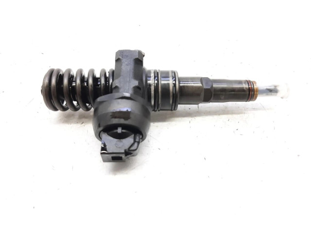 Форсунка 038130073AG    Skoda Octavia Mk2 (1Z)   