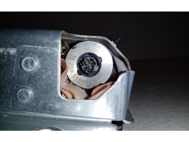 Подушка безопасности для колен P031351335 Volvo XC90