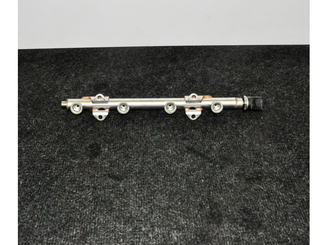 Топливная рампа 04E133320D Volkswagen Jetta VI для двигателя CNLA