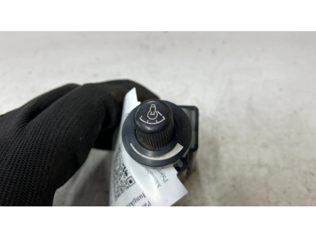 Включатель регулировки освещения панели