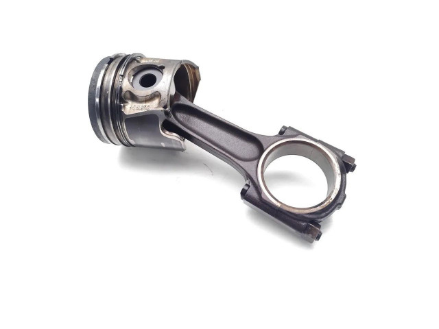  Поршень с шатуном D4204T D4204T  Volvo V50  