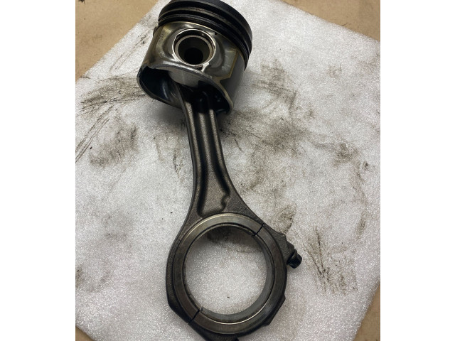 Píst 059AA   Audi A8 S8 D3 4E     