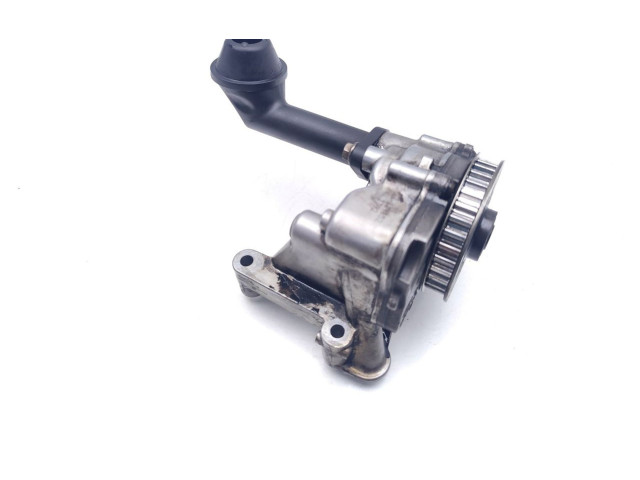 Масляный насос  CAYC 03L115263  Skoda Octavia Mk2 (1Z) 