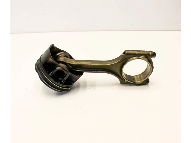  Поршень    Volvo XC90  