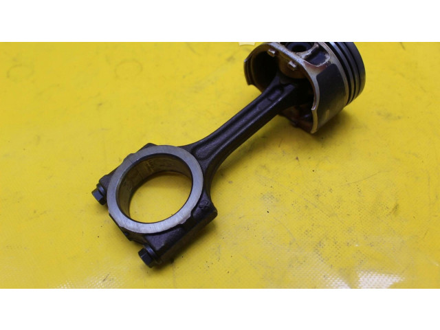 Поршень с шатуном D4F Renault Clio III