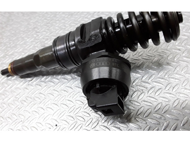 Форсунка 038130073AG Skoda Octavia Mk2 (1Z) BXE