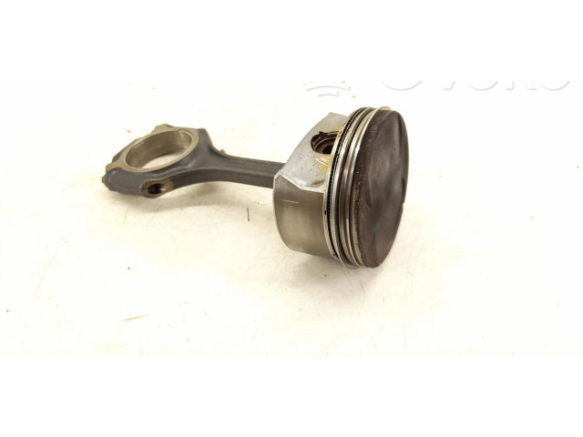 Píst 2730300620, 2730300820 Mercedes-Benz R W251 M 272.967