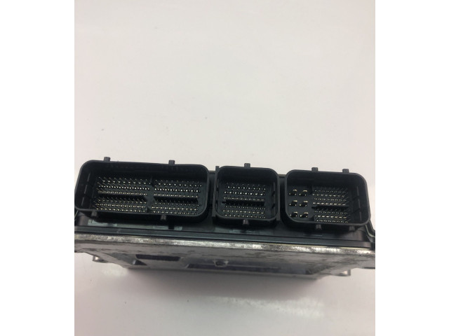 Блок управления двигателя 32313937, UK3580   Volvo XC60