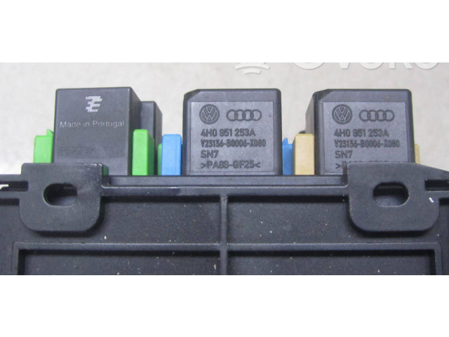 Блок комфорта 8X0907063K   Audi Q3 8U   