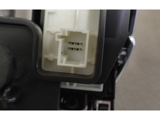 Дисплей Peugeot 2008 I