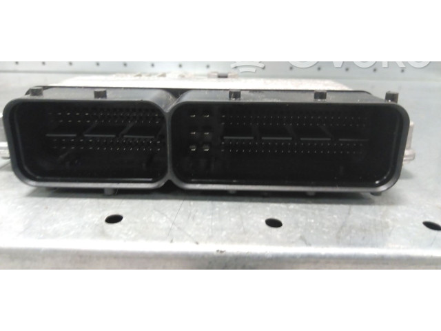 Блок управления двигателя 04B907445, 04B997027F   Audi A1