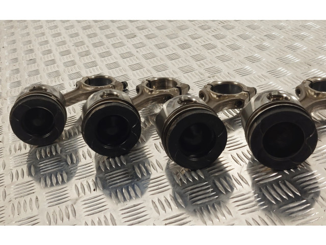 Píst 132010R010, 131010R020   Toyota Avensis T250    2ADFHV 