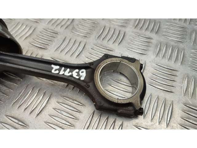 Píst Mercedes-Benz A W176 pro benzínový motor 1.6