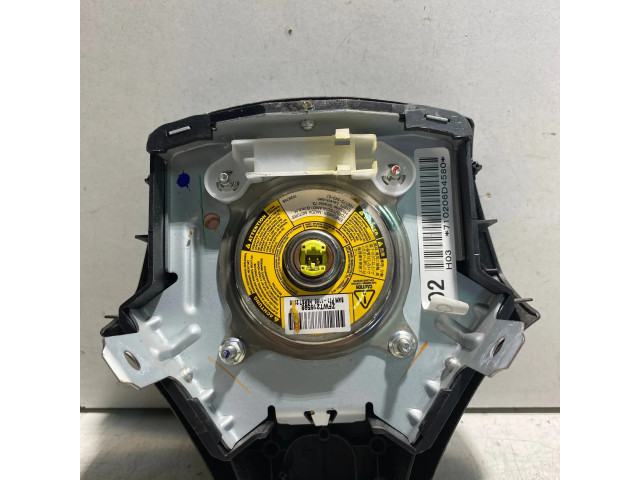 Подушка безопасности водителя 710206D4580 Mazda 626