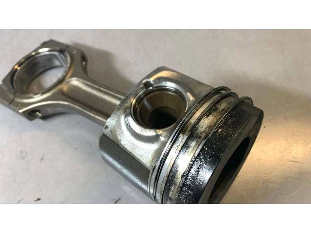 Píst 11248508023, 11257805329 BMW 7 F01 F02 F03 F04 pro naftový motor 3.0 N57 N57D30