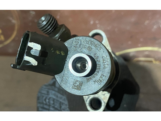 Vstřikovač 04455110259 Volvo S40