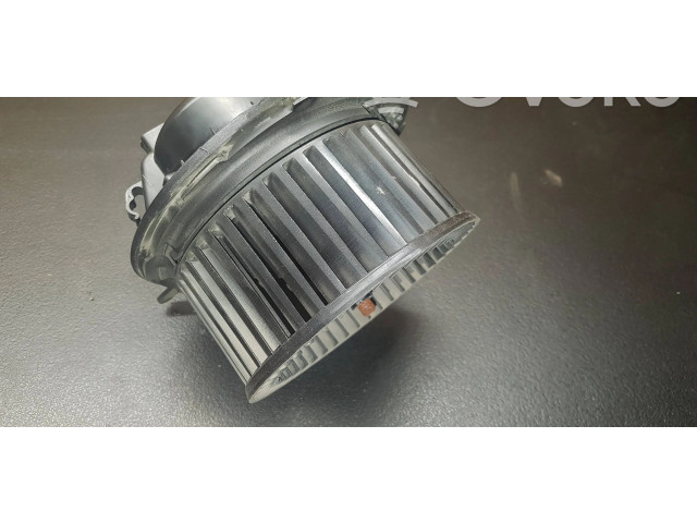 Блок предохранителей  3C1820015T, CZ0160600869   Volkswagen PASSAT B7    