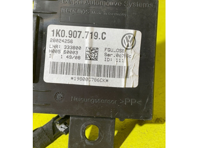 Модуль управления MPM RZ1R5P5K1   Audi A3 S3 8P