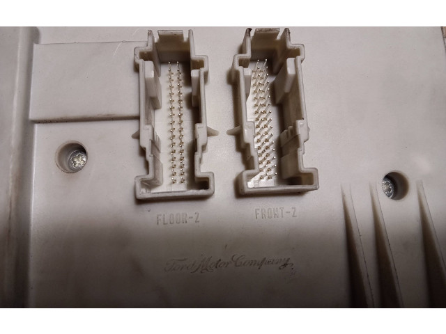 Pojistková skříňka 519096606 Volvo S40 2007