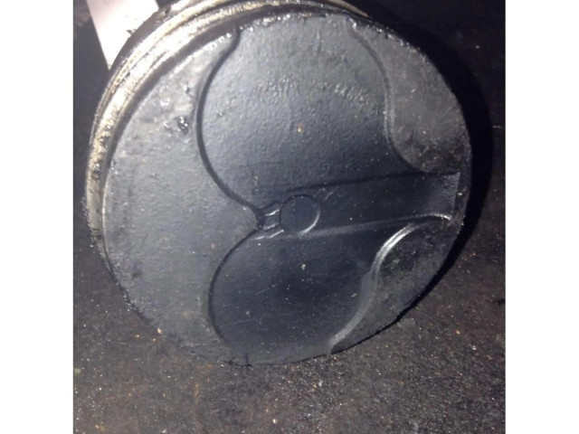 Поршень с шатуном Nissan Patrol 260