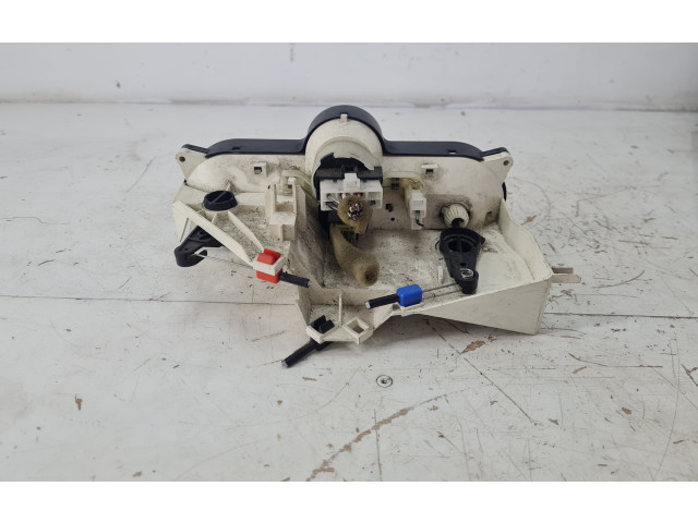 Блок управления климат-контролем    Mitsubishi Carisma