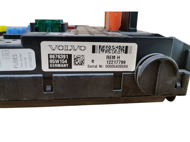 Блок предохранителей 8676391, 12217799 Volvo XC90