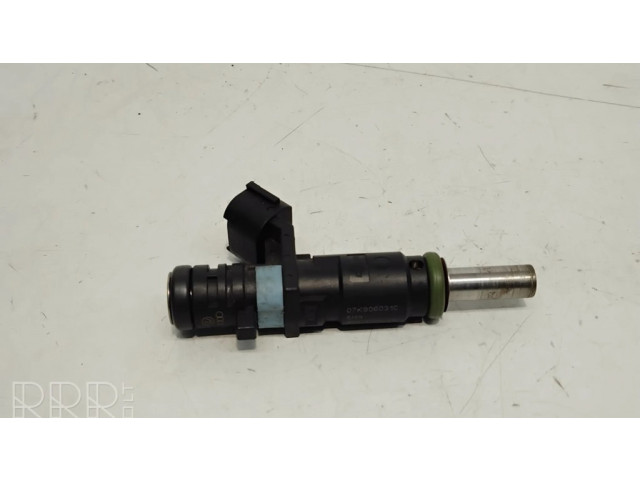 Форсунка 07K906031C, 9232F12439    Volkswagen Jetta V для бензинового двигателя  2.5