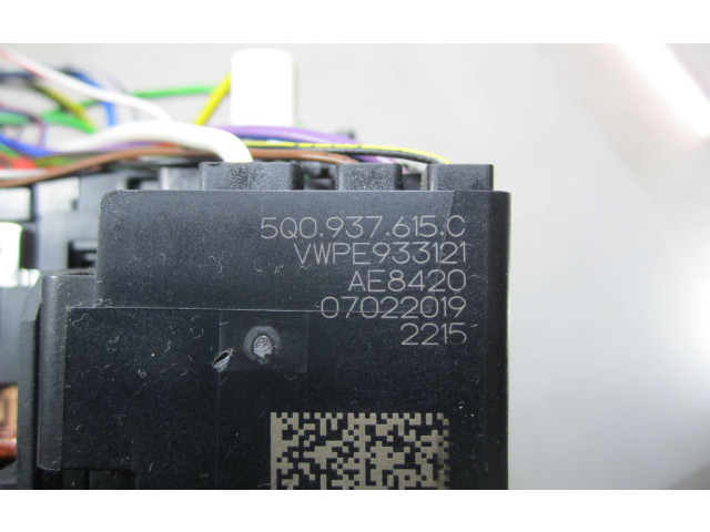 Pojistková skříňka 5Q0937615C, 07022019 Volkswagen Tiguan 2019