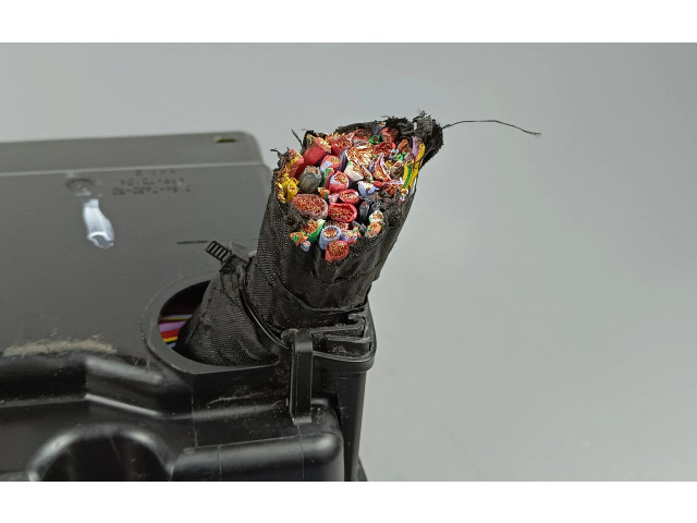 Блок предохранителей 67003633 Maserati Quattroporte