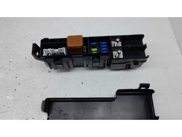   Pojistková skříňka    Infiniti QX70 S51 2015