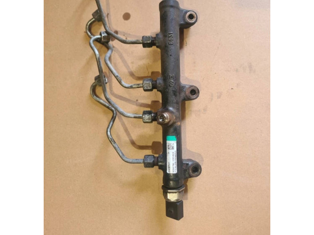 Vstřikovací lišta 31500-4x700   KIA Carnival    CRDI 