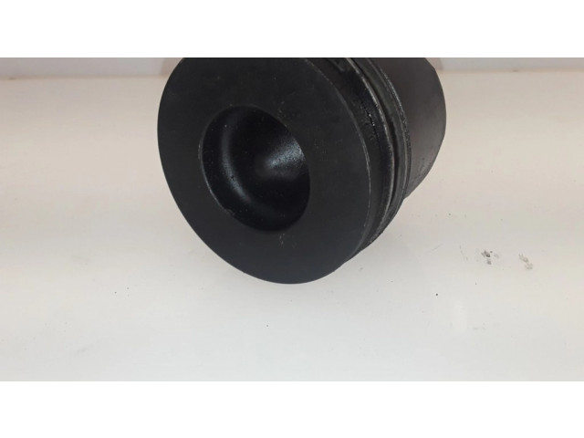 Píst 24655B   Ford Mondeo Mk III  pro naftový motor 2.0  