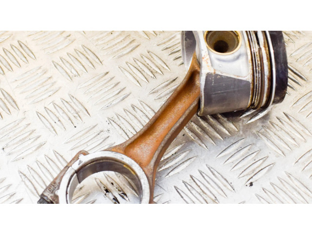 Píst 03L107065S Audi A6 S6 C7 4G pro naftový motor 2.0