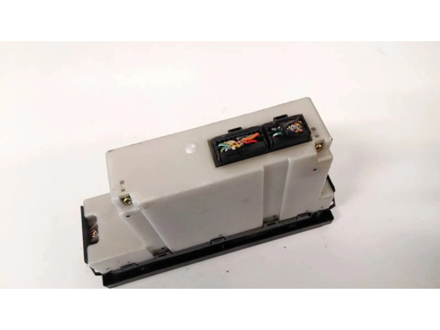 Блок управления климат-контролем Mazda 626