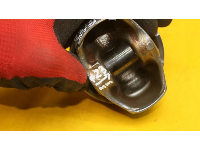 Píst Audi A4 S4 B8 8K