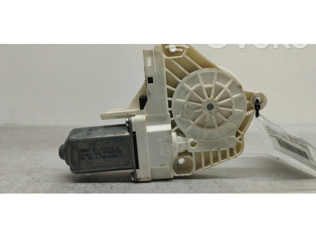 Передний двигатель механизма для подъема окон Audi Q3 8U 2011 - 2016 года 8K0959802B