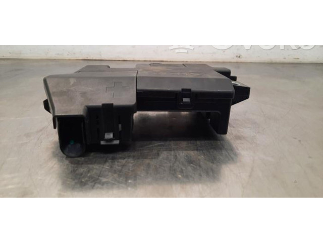 Блок предохранителей 32265589 Volvo XC40