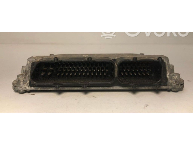 Блок управления двигателя 03E906023B   Skoda Fabia Mk2 (5J)