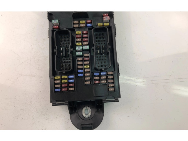 Блок предохранителей 32142591 Volvo XC90