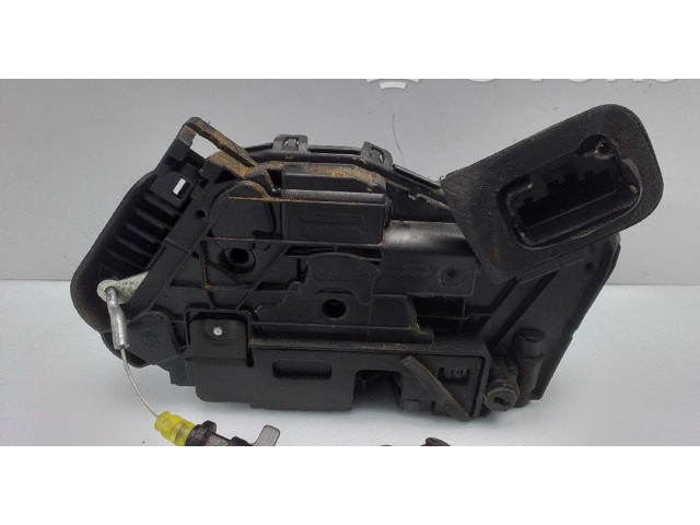 Zámek zadních dveří 5ta839016e   Seat Arona 2017