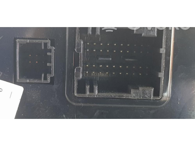 Блок управления климат-контролем    Peugeot 5008