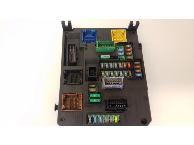 Блок предохранителей 980668798001   Peugeot 508    