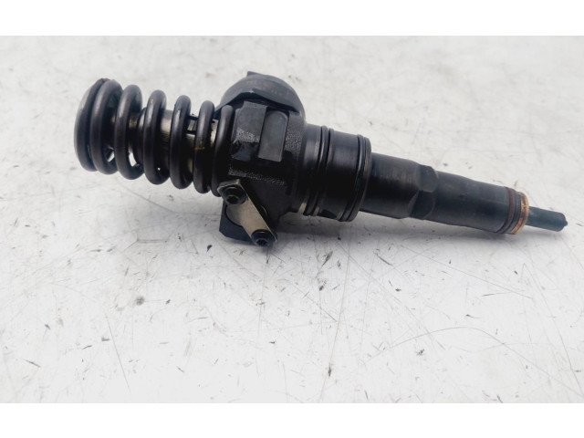 Форсунка 038130073AG    Volkswagen Jetta V   